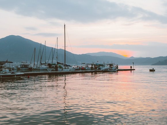 Asia Markets Retreat as Skepticism Over Fragile Middle East Ceasefire Tempers Sentiment