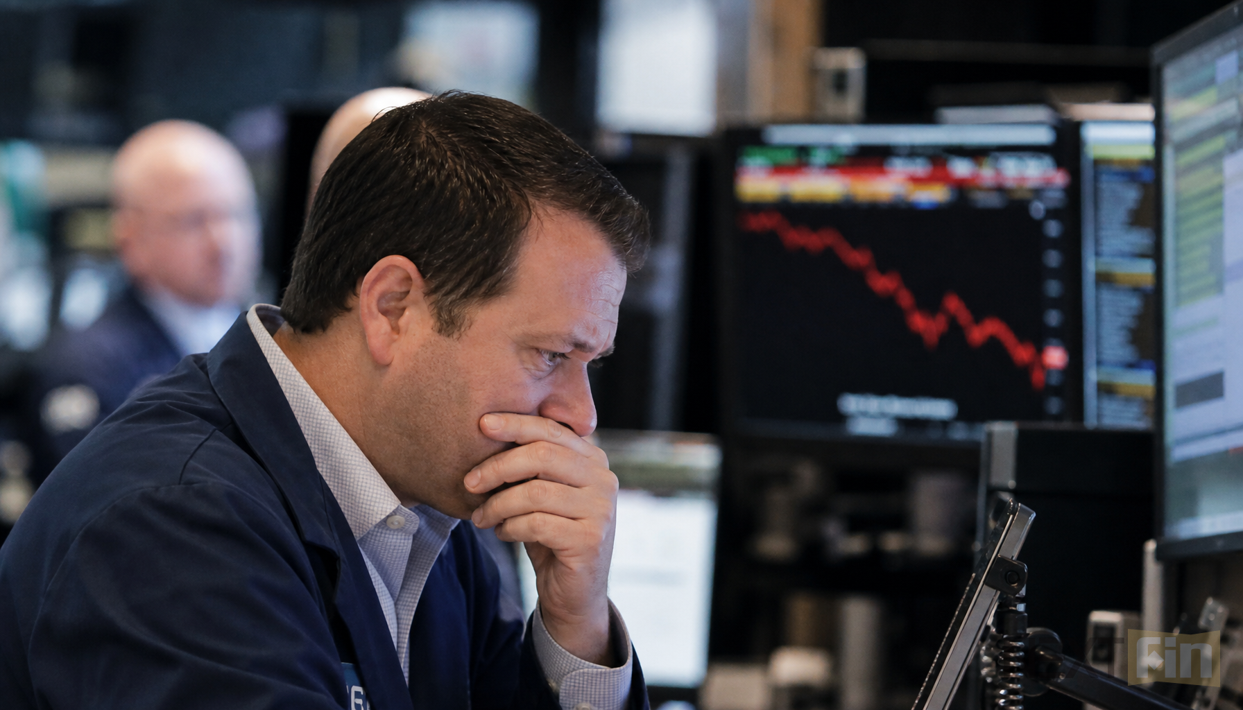 US Household Net Worth Barely Rose as Stocks Slipped and Home Values Held Up