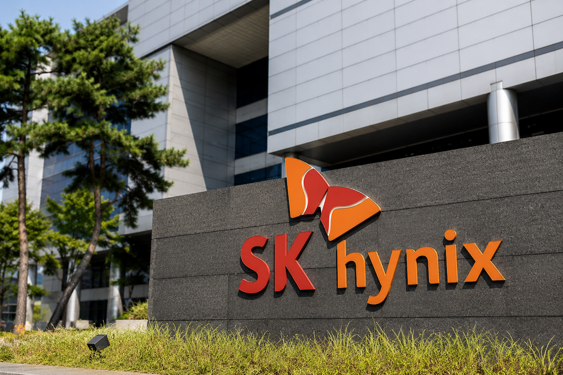 SK Hynix Drops 8% After Earnings, Then Turns Green: Is This the Memory Sector's Short-Term Bottom?