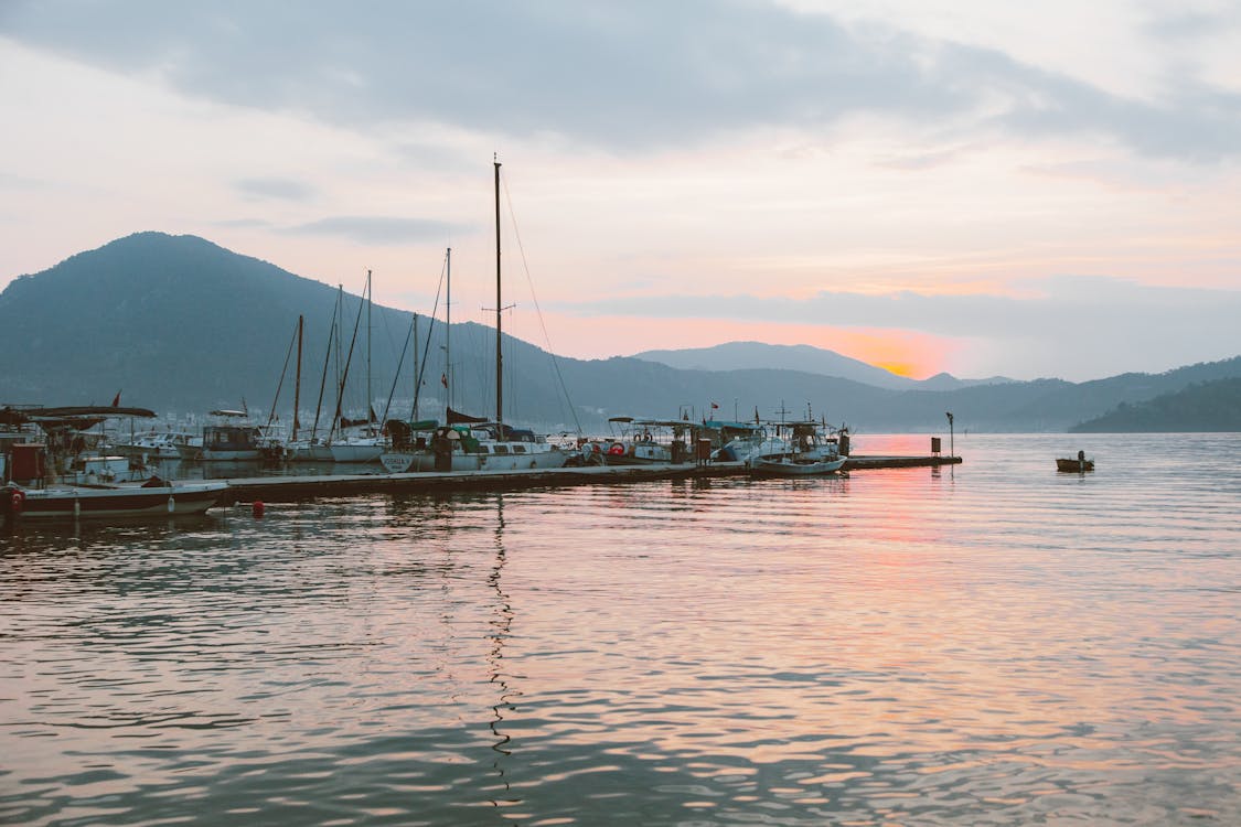 Tehran Issues Six-Point Ceasefire Ultimatum as Standoff with U.S. President Trump Intensifies